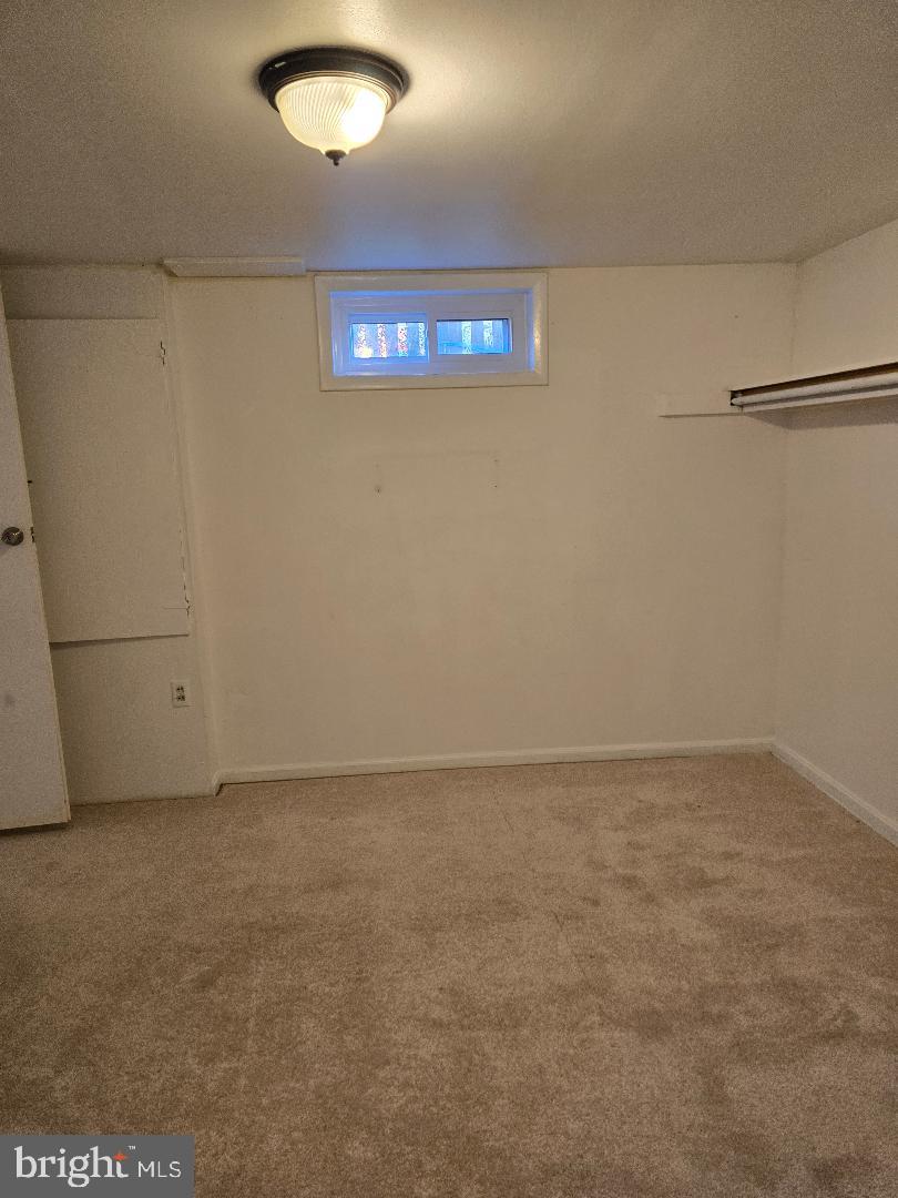 211 CATOCTIN CIR NE, LEESBURG, Virginia 20176, 3 Bedrooms Bedrooms, 11 Rooms Rooms,2 BathroomsBathrooms,Residential,For sale,211 CATOCTIN CIR NE,VALO2083326 MLS # VALO2083326