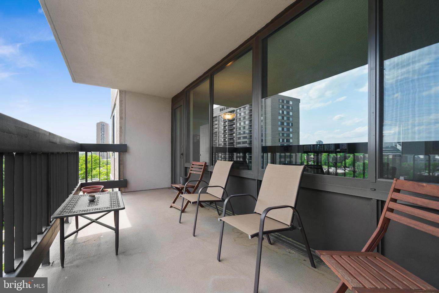 3701 S GEORGE MASON DR #1005N, FALLS CHURCH, Virginia 22041, 3 Bedrooms Bedrooms, ,2 BathroomsBathrooms,Residential,For sale,3701 S GEORGE MASON DR #1005N,VAFX2212076 MLS # VAFX2212076