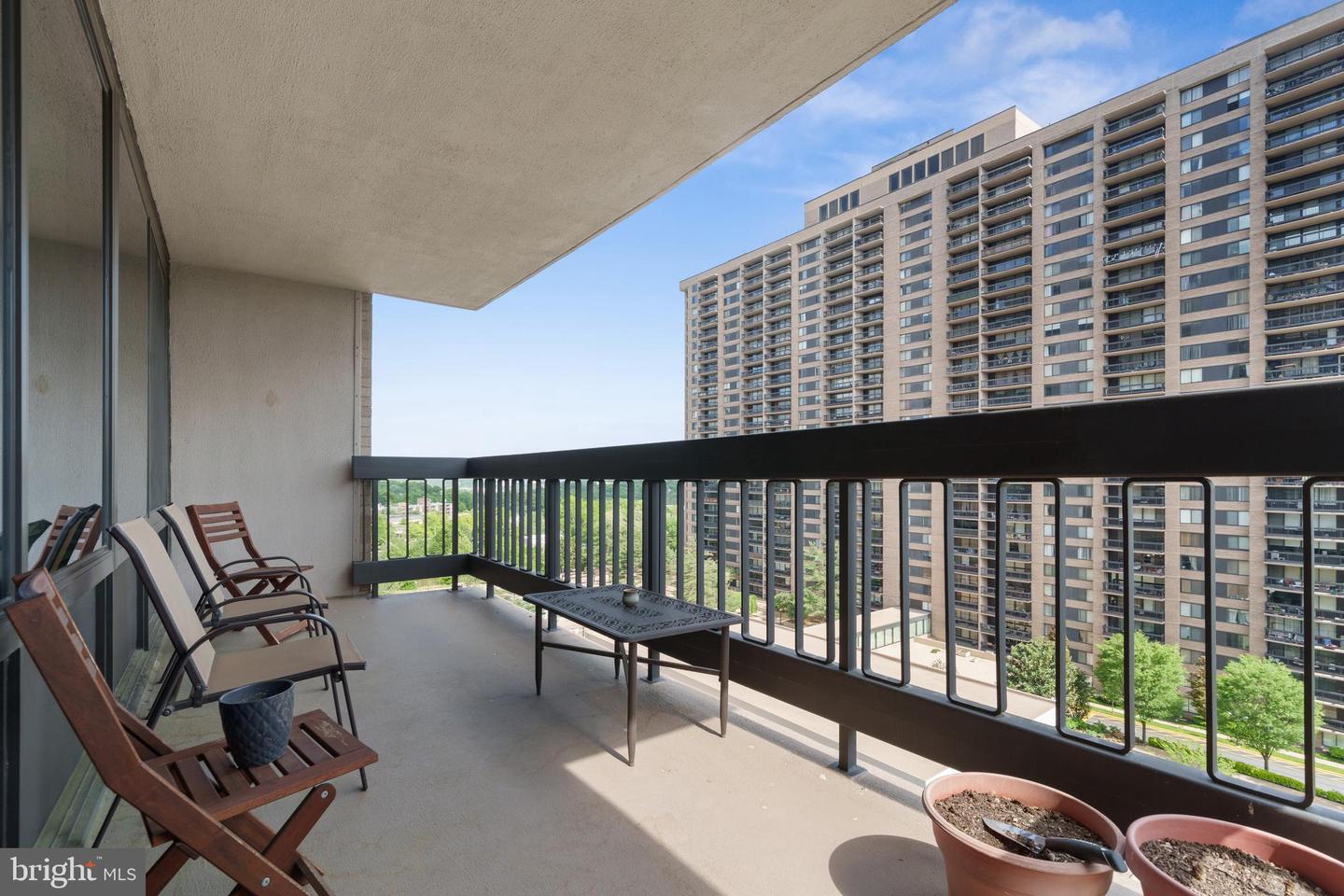 3701 S GEORGE MASON DR #1005N, FALLS CHURCH, Virginia 22041, 3 Bedrooms Bedrooms, ,2 BathroomsBathrooms,Residential,For sale,3701 S GEORGE MASON DR #1005N,VAFX2212076 MLS # VAFX2212076