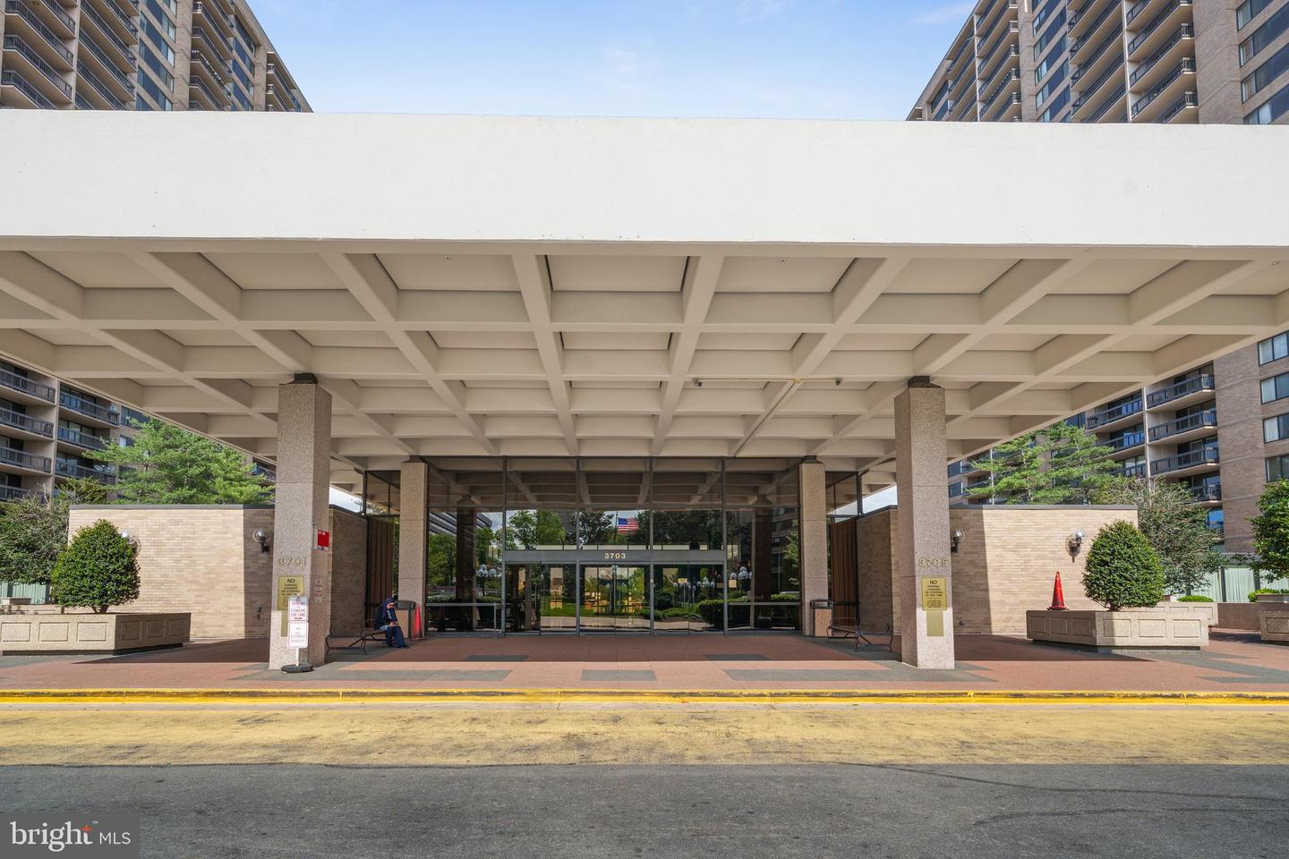 3701 S GEORGE MASON DR #1005N, FALLS CHURCH, Virginia 22041, 3 Bedrooms Bedrooms, ,2 BathroomsBathrooms,Residential,For sale,3701 S GEORGE MASON DR #1005N,VAFX2212076 MLS # VAFX2212076