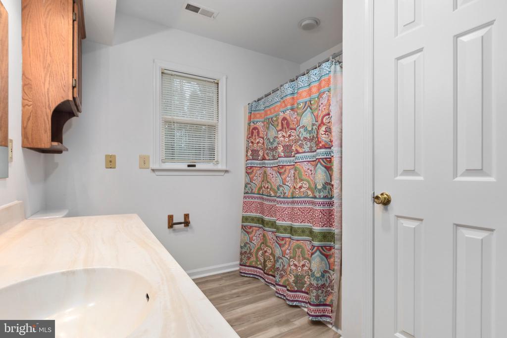9100 PRITCHETT RD, SPOTSYLVANIA, Virginia 22551, 5 Bedrooms Bedrooms, ,4 BathroomsBathrooms,Residential,9100 PRITCHETT RD,VASP2032154 MLS # VASP2032154