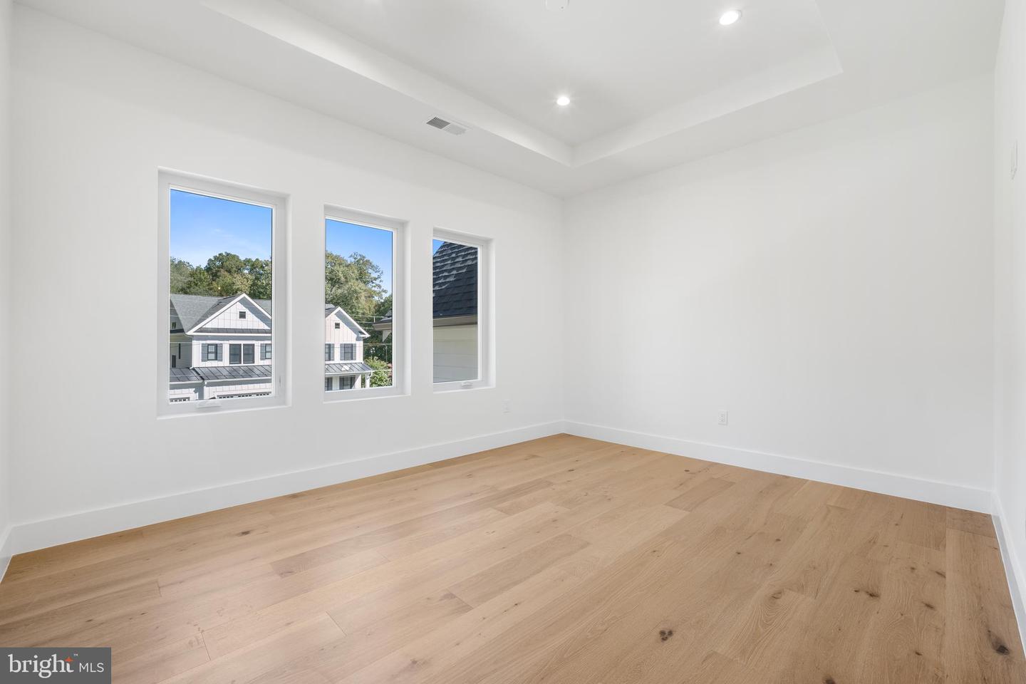 1208 ROSS DR SW, VIENNA, Virginia 22180, 6 Bedrooms Bedrooms, ,6 BathroomsBathrooms,Residential,For sale,1208 ROSS DR SW,VAFX2216108 MLS # VAFX2216108