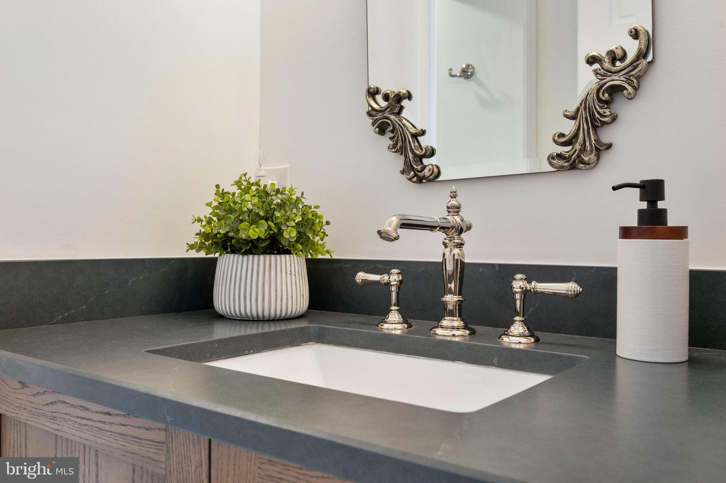 915 S SAINT ASAPH ST, ALEXANDRIA, Virginia 22314, 3 Bedrooms Bedrooms, ,3 BathroomsBathrooms,Residential,For sale,915 S SAINT ASAPH ST,VAAX2040590 MLS # VAAX2040590