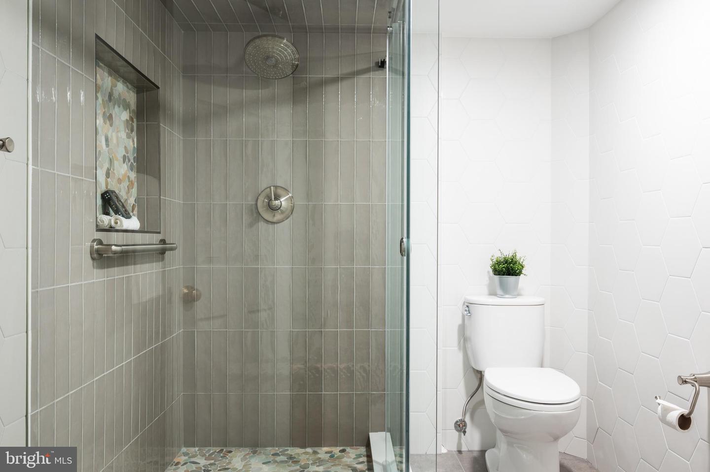 915 S SAINT ASAPH ST, ALEXANDRIA, Virginia 22314, 3 Bedrooms Bedrooms, ,3 BathroomsBathrooms,Residential,For sale,915 S SAINT ASAPH ST,VAAX2040590 MLS # VAAX2040590