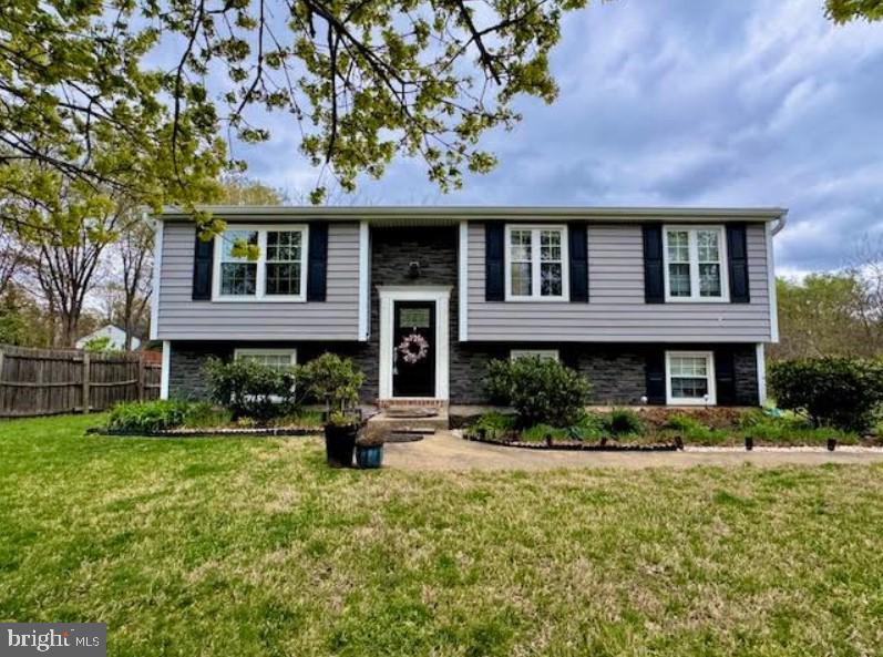6406 HOLYOKE DR, ANNANDALE, Virginia 22003, 4 Bedrooms Bedrooms, ,2 BathroomsBathrooms,Residential,For sale,6406 HOLYOKE DR,VAFX2220394 MLS # VAFX2220394