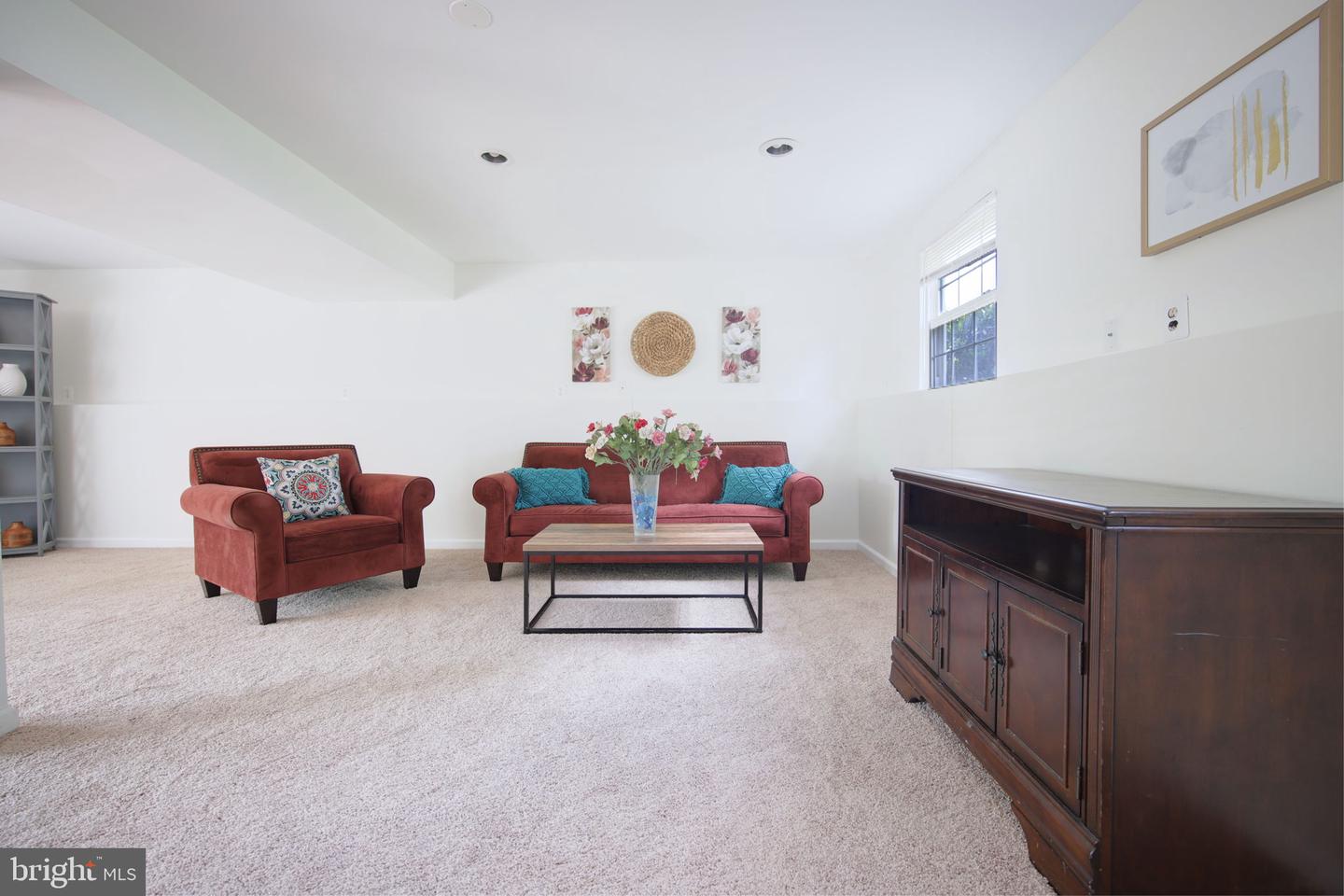 6406 HOLYOKE DR, ANNANDALE, Virginia 22003, 4 Bedrooms Bedrooms, ,2 BathroomsBathrooms,Residential,For sale,6406 HOLYOKE DR,VAFX2220394 MLS # VAFX2220394