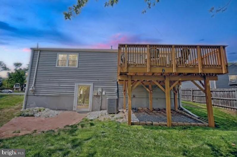 6406 HOLYOKE DR, ANNANDALE, Virginia 22003, 4 Bedrooms Bedrooms, ,2 BathroomsBathrooms,Residential,For sale,6406 HOLYOKE DR,VAFX2220394 MLS # VAFX2220394