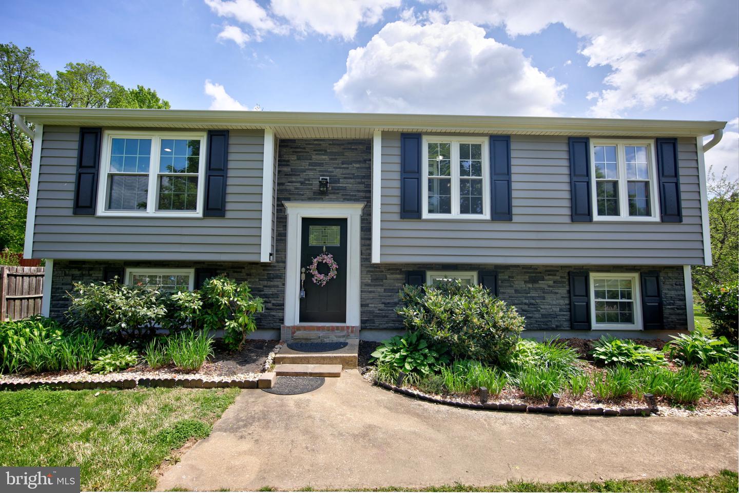 6406 HOLYOKE DR, ANNANDALE, Virginia 22003, 4 Bedrooms Bedrooms, ,2 BathroomsBathrooms,Residential,For sale,6406 HOLYOKE DR,VAFX2220394 MLS # VAFX2220394