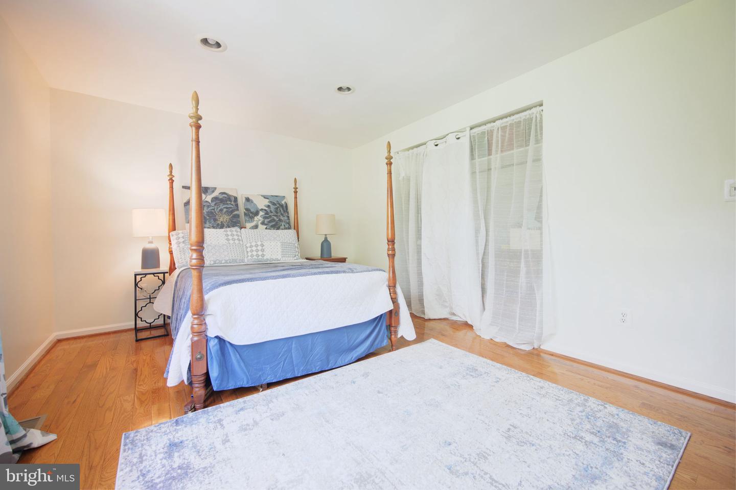 6406 HOLYOKE DR, ANNANDALE, Virginia 22003, 4 Bedrooms Bedrooms, ,2 BathroomsBathrooms,Residential,For sale,6406 HOLYOKE DR,VAFX2220394 MLS # VAFX2220394