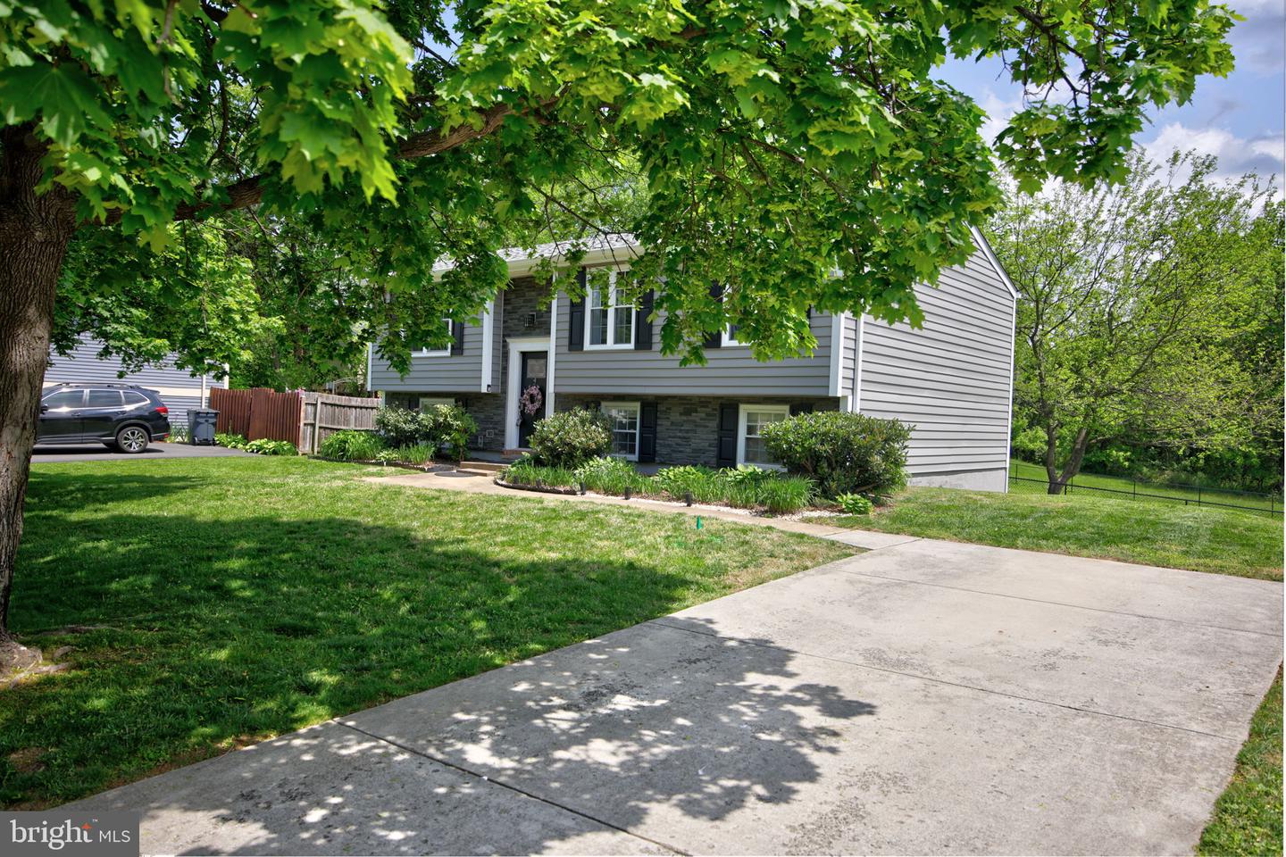 6406 HOLYOKE DR, ANNANDALE, Virginia 22003, 4 Bedrooms Bedrooms, ,2 BathroomsBathrooms,Residential,For sale,6406 HOLYOKE DR,VAFX2220394 MLS # VAFX2220394
