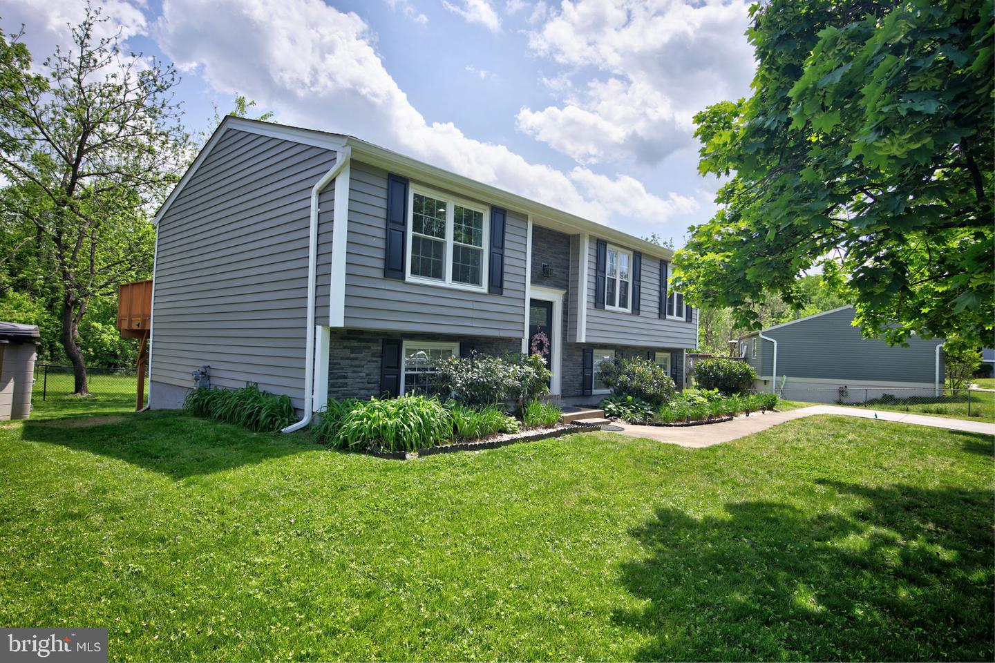 6406 HOLYOKE DR, ANNANDALE, Virginia 22003, 4 Bedrooms Bedrooms, ,2 BathroomsBathrooms,Residential,For sale,6406 HOLYOKE DR,VAFX2220394 MLS # VAFX2220394