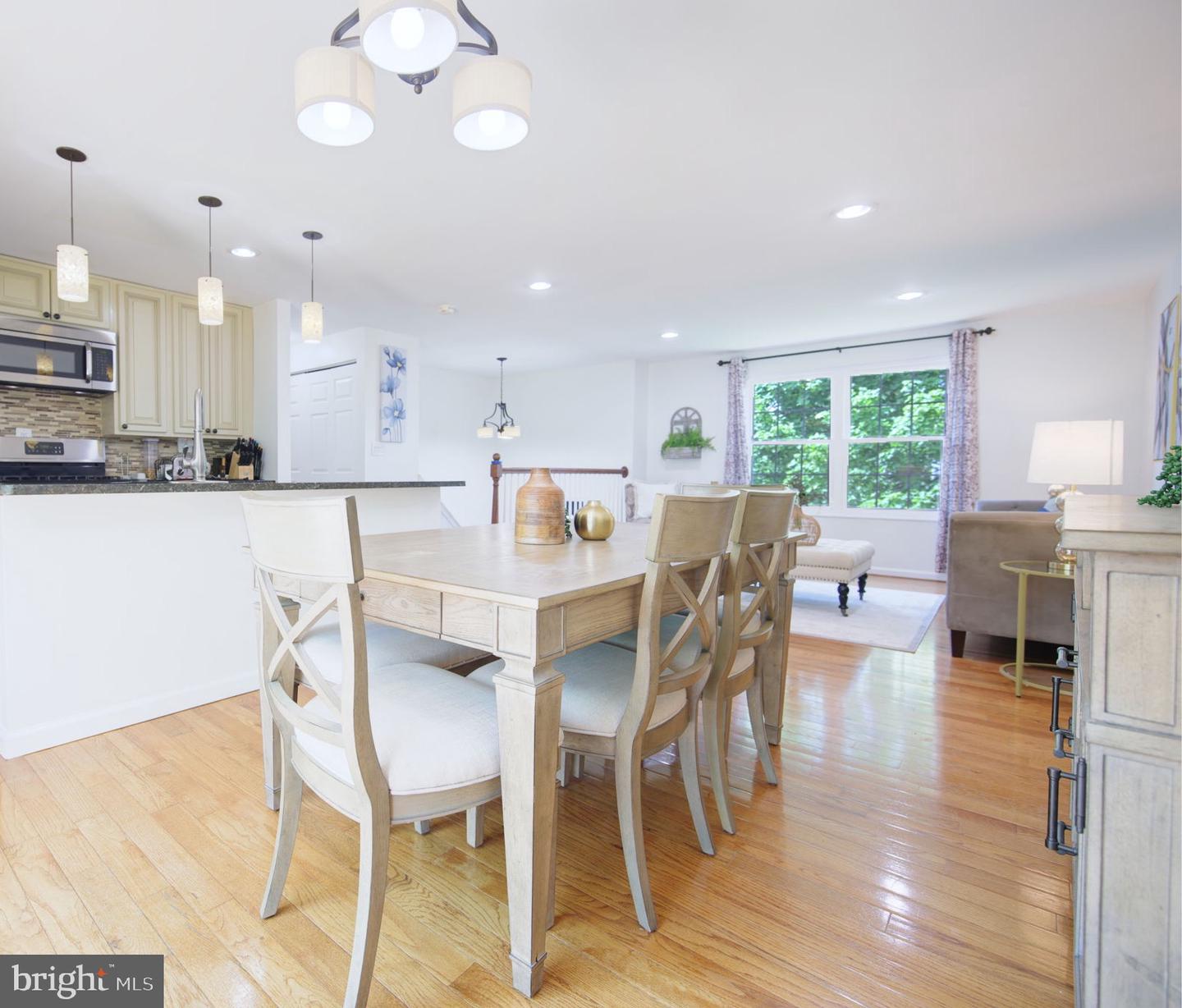 6406 HOLYOKE DR, ANNANDALE, Virginia 22003, 4 Bedrooms Bedrooms, ,2 BathroomsBathrooms,Residential,For sale,6406 HOLYOKE DR,VAFX2220394 MLS # VAFX2220394