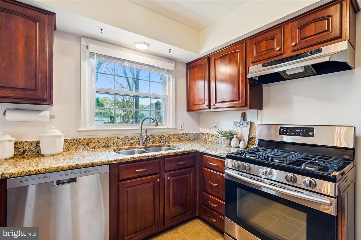 13418 POINT PLEASANT DR, CHANTILLY, Virginia 20151, 4 Bedrooms Bedrooms, ,2 BathroomsBathrooms,Residential,For sale,13418 POINT PLEASANT DR,VAFX2220460 MLS # VAFX2220460