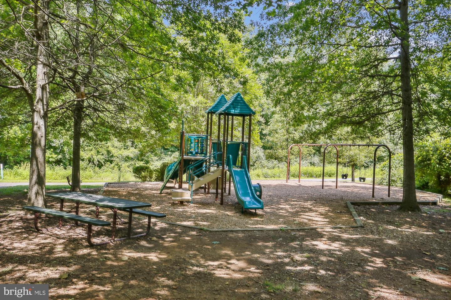 13418 POINT PLEASANT DR, CHANTILLY, Virginia 20151, 4 Bedrooms Bedrooms, ,2 BathroomsBathrooms,Residential,For sale,13418 POINT PLEASANT DR,VAFX2220460 MLS # VAFX2220460