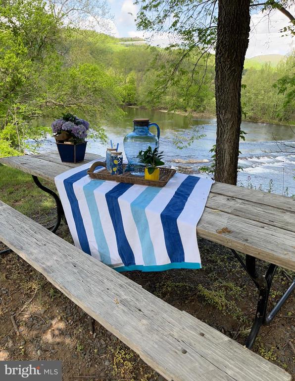 400 N FORK RIVER RD, SHENANDOAH, Virginia 22849, 3 Bedrooms Bedrooms, ,3 BathroomsBathrooms,Residential,400 N FORK RIVER RD,VAPA2004856 MLS # VAPA2004856