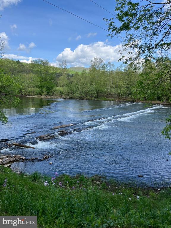 400 N FORK RIVER RD, SHENANDOAH, Virginia 22849, 3 Bedrooms Bedrooms, ,3 BathroomsBathrooms,Residential,400 N FORK RIVER RD,VAPA2004856 MLS # VAPA2004856
