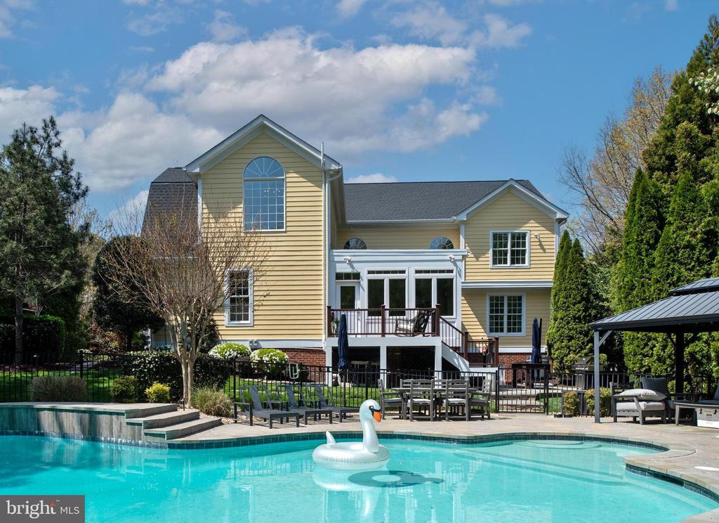 11905 OLD ELM CT, SPOTSYLVANIA, Virginia 22551, 5 Bedrooms Bedrooms, ,5 BathroomsBathrooms,Residential,11905 OLD ELM CT,VASP2032532 MLS # VASP2032532