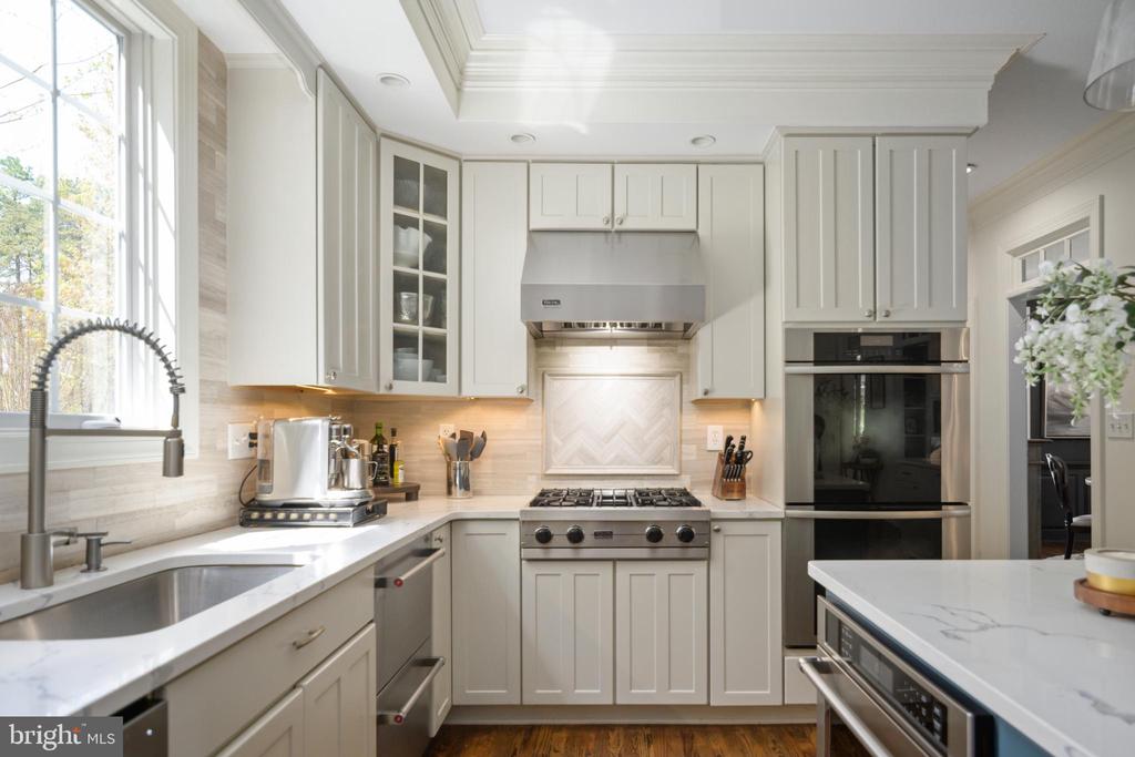 11905 OLD ELM CT, SPOTSYLVANIA, Virginia 22551, 5 Bedrooms Bedrooms, ,5 BathroomsBathrooms,Residential,11905 OLD ELM CT,VASP2032532 MLS # VASP2032532