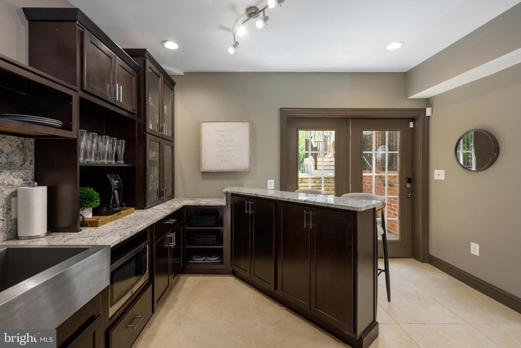 11905 OLD ELM CT, SPOTSYLVANIA, Virginia 22551, 5 Bedrooms Bedrooms, ,5 BathroomsBathrooms,Residential,11905 OLD ELM CT,VASP2032532 MLS # VASP2032532