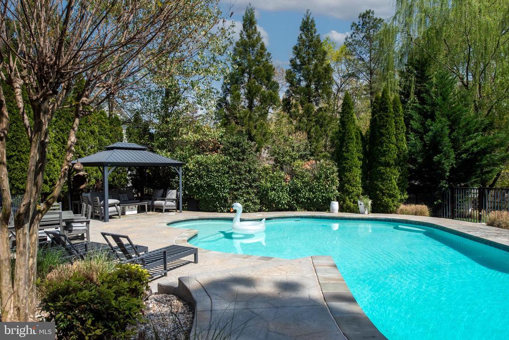 11905 OLD ELM CT, SPOTSYLVANIA, Virginia 22551, 5 Bedrooms Bedrooms, ,5 BathroomsBathrooms,Residential,11905 OLD ELM CT,VASP2032532 MLS # VASP2032532