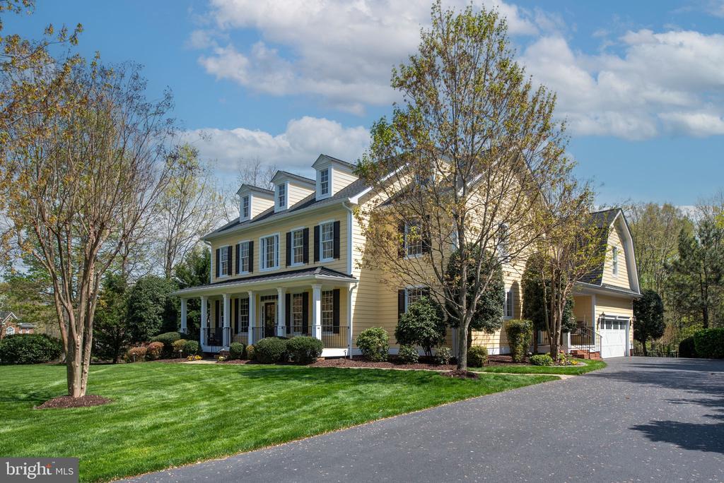 11905 OLD ELM CT, SPOTSYLVANIA, Virginia 22551, 5 Bedrooms Bedrooms, ,5 BathroomsBathrooms,Residential,11905 OLD ELM CT,VASP2032532 MLS # VASP2032532