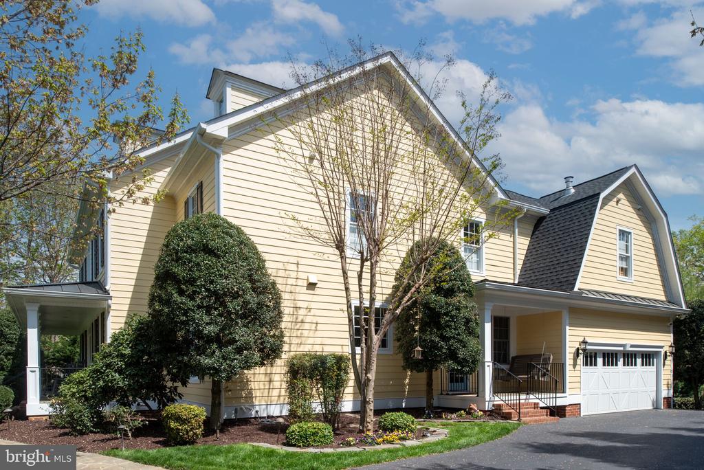 11905 OLD ELM CT, SPOTSYLVANIA, Virginia 22551, 5 Bedrooms Bedrooms, ,5 BathroomsBathrooms,Residential,11905 OLD ELM CT,VASP2032532 MLS # VASP2032532