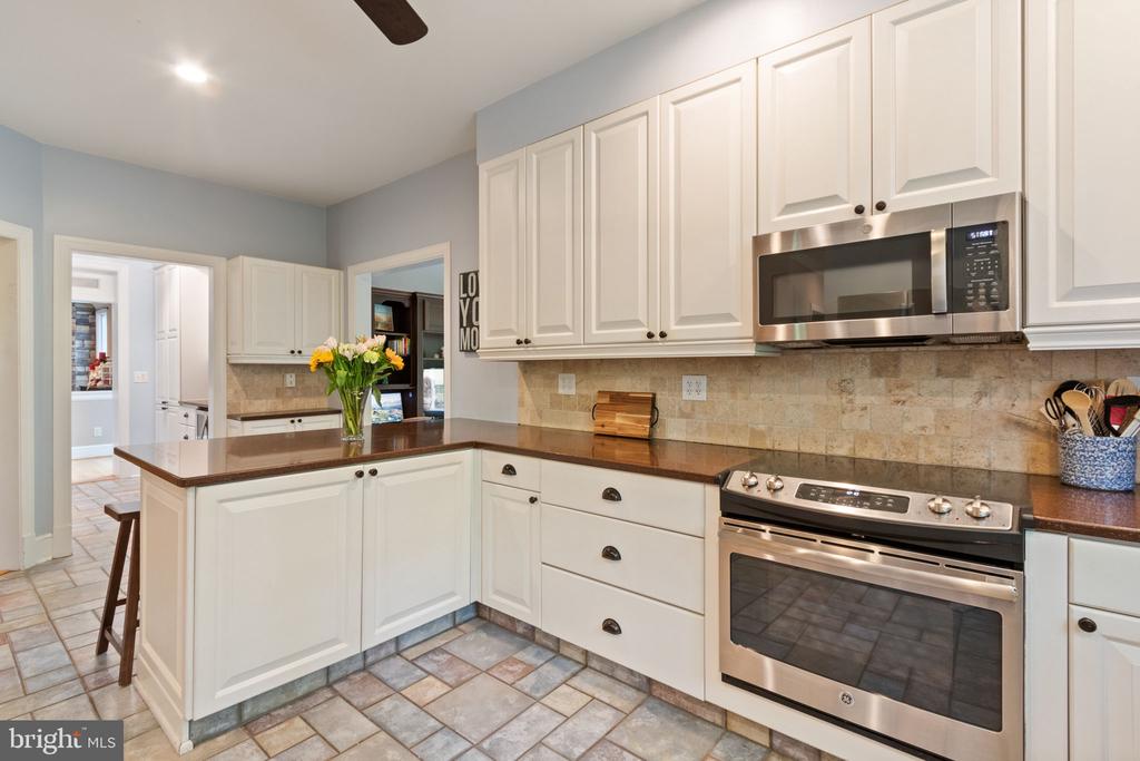 10108 ROCKINGHORSE LN, SPOTSYLVANIA, Virginia 22553, 4 Bedrooms Bedrooms, ,4 BathroomsBathrooms,Residential,10108 ROCKINGHORSE LN,VASP2032632 MLS # VASP2032632