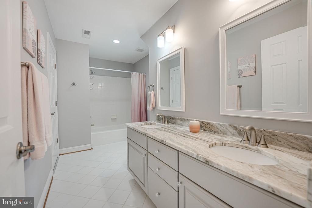 11609 LONGSTREET DR, SPOTSYLVANIA, Virginia 22551, 4 Bedrooms Bedrooms, ,4 BathroomsBathrooms,Residential,11609 LONGSTREET DR,VASP2032746 MLS # VASP2032746