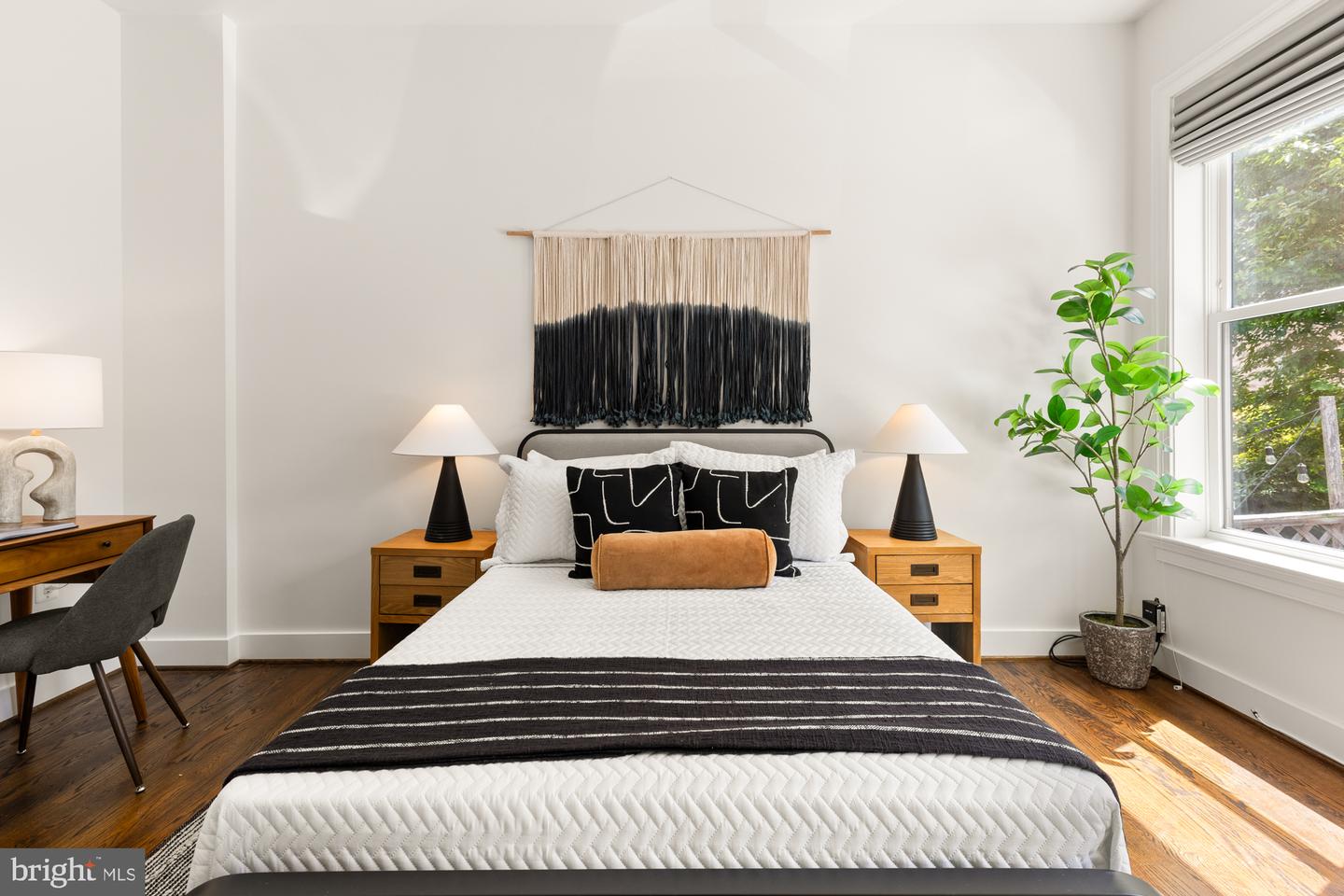 1401 K ST SE #2, WASHINGTON, District Of Columbia 20003, 2 Bedrooms Bedrooms, ,2 BathroomsBathrooms,Residential,For sale,1401 K ST SE #2,DCDC2183682 MLS # DCDC2183682