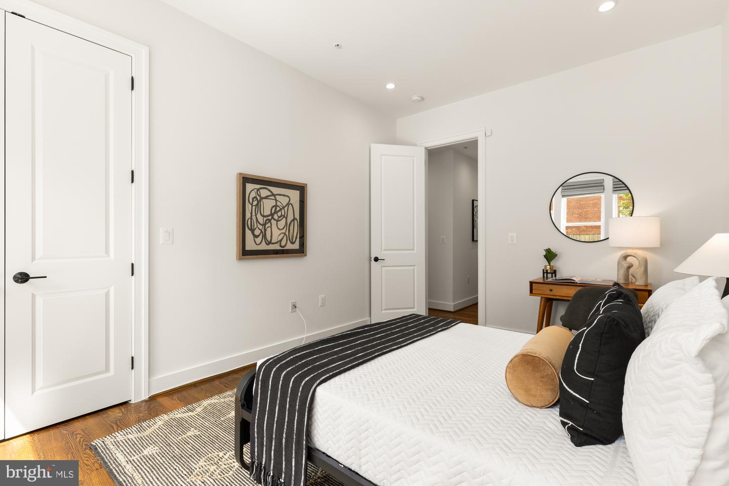 1401 K ST SE #2, WASHINGTON, District Of Columbia 20003, 2 Bedrooms Bedrooms, ,2 BathroomsBathrooms,Residential,For sale,1401 K ST SE #2,DCDC2183682 MLS # DCDC2183682