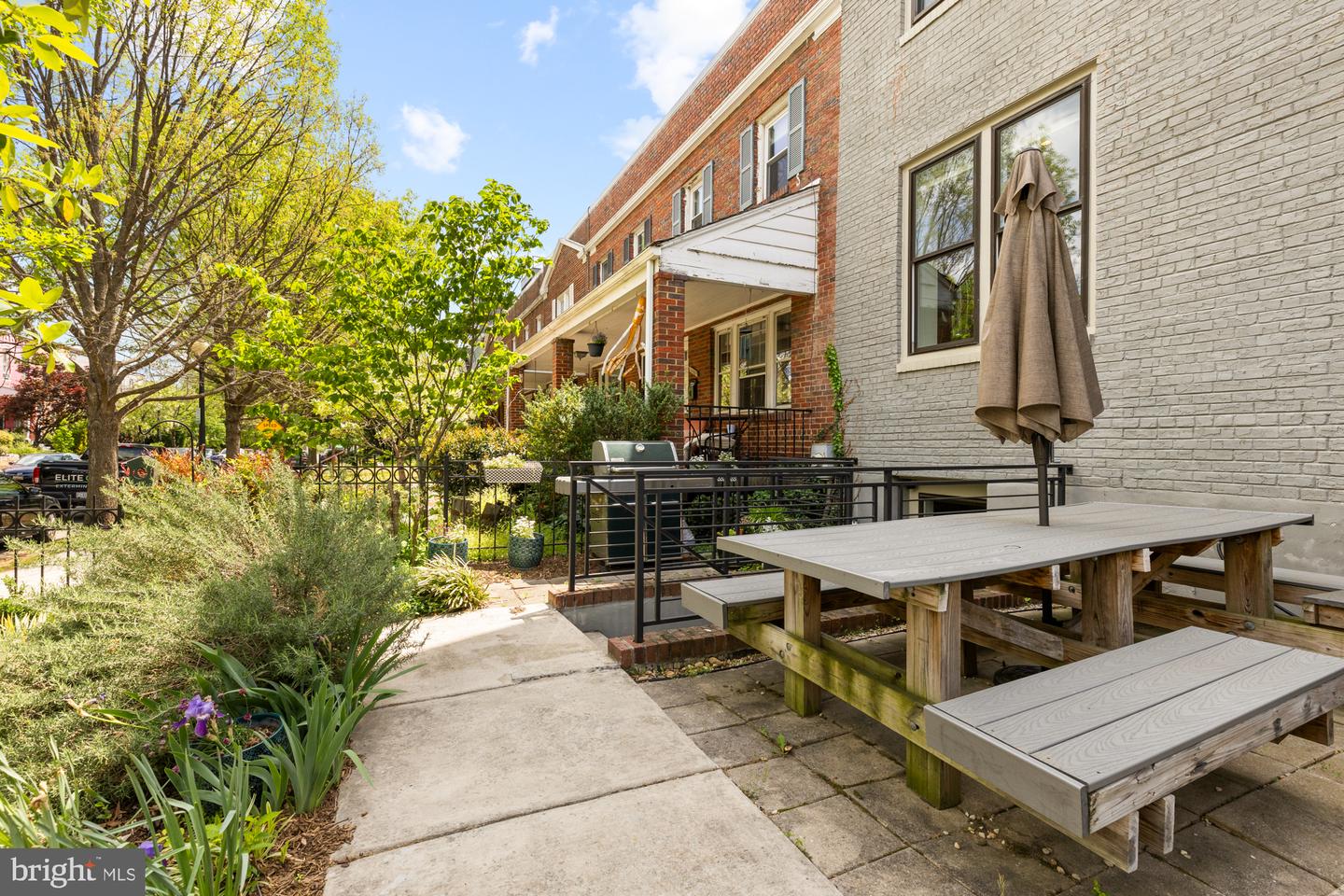 1401 K ST SE #2, WASHINGTON, District Of Columbia 20003, 2 Bedrooms Bedrooms, ,2 BathroomsBathrooms,Residential,For sale,1401 K ST SE #2,DCDC2183682 MLS # DCDC2183682