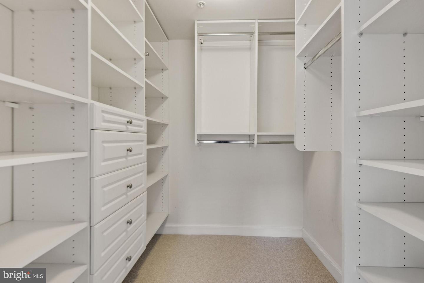 2451 MIDTOWN AVE #516, ALEXANDRIA, Virginia 22303, 2 Bedrooms Bedrooms, ,1 BathroomBathrooms,Residential,For sale,2451 MIDTOWN AVE #516,VAFX2221526 MLS # VAFX2221526