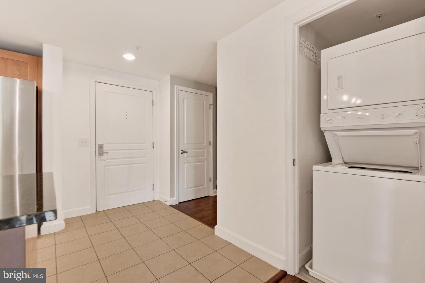 2451 MIDTOWN AVE #516, ALEXANDRIA, Virginia 22303, 2 Bedrooms Bedrooms, ,1 BathroomBathrooms,Residential,For sale,2451 MIDTOWN AVE #516,VAFX2221526 MLS # VAFX2221526