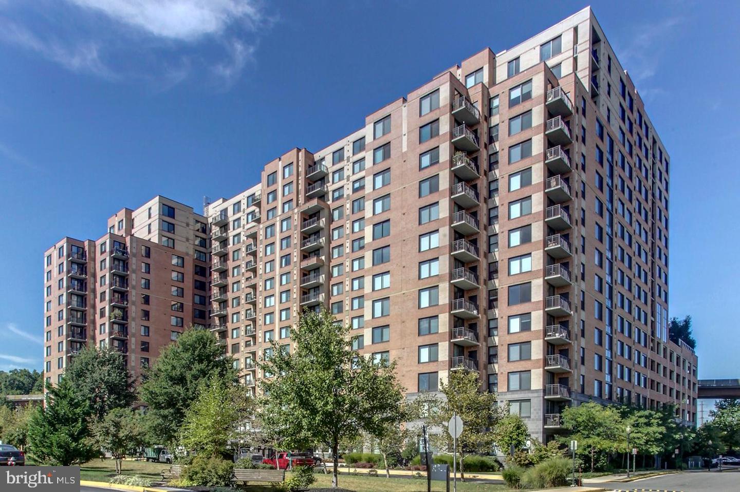 2451 MIDTOWN AVE #516, ALEXANDRIA, Virginia 22303, 2 Bedrooms Bedrooms, ,1 BathroomBathrooms,Residential,For sale,2451 MIDTOWN AVE #516,VAFX2221526 MLS # VAFX2221526