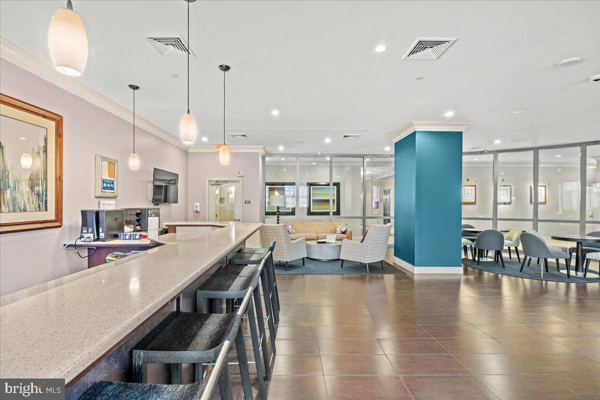2451 MIDTOWN AVE #516, ALEXANDRIA, Virginia 22303, 2 Bedrooms Bedrooms, ,1 BathroomBathrooms,Residential,For sale,2451 MIDTOWN AVE #516,VAFX2221526 MLS # VAFX2221526