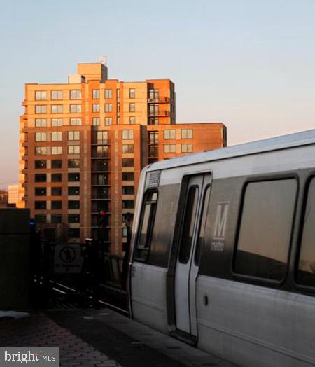 2451 MIDTOWN AVE #516, ALEXANDRIA, Virginia 22303, 2 Bedrooms Bedrooms, ,1 BathroomBathrooms,Residential,For sale,2451 MIDTOWN AVE #516,VAFX2221526 MLS # VAFX2221526