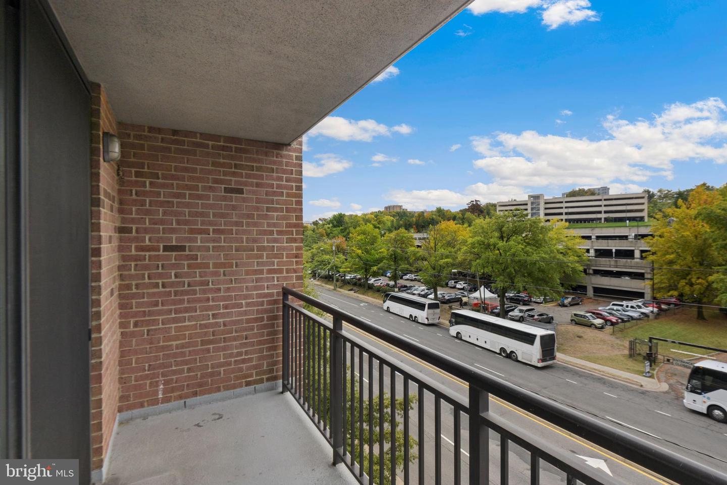 2451 MIDTOWN AVE #516, ALEXANDRIA, Virginia 22303, 2 Bedrooms Bedrooms, ,1 BathroomBathrooms,Residential,For sale,2451 MIDTOWN AVE #516,VAFX2221526 MLS # VAFX2221526
