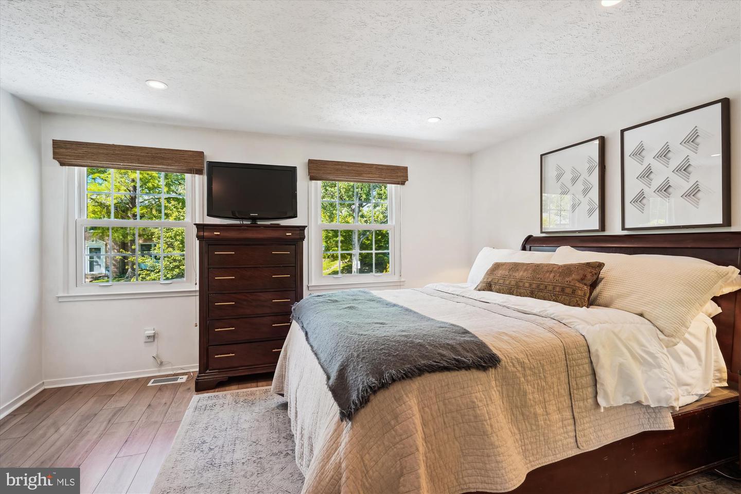 157 W ANNANDALE RD, FALLS CHURCH, Virginia 22046, 3 Bedrooms Bedrooms, ,2 BathroomsBathrooms,Residential,For sale,157 W ANNANDALE RD,VAFA2002780 MLS # VAFA2002780