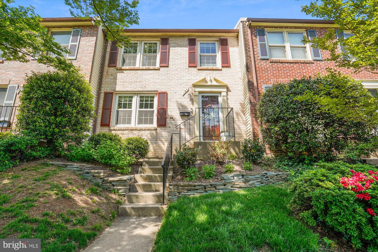 157 W ANNANDALE RD, FALLS CHURCH, Virginia 22046, 3 Bedrooms Bedrooms, ,2 BathroomsBathrooms,Residential,For sale,157 W ANNANDALE RD,VAFA2002780 MLS # VAFA2002780