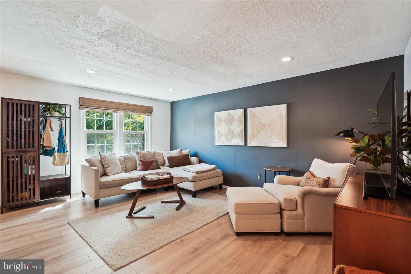 157 W ANNANDALE RD, FALLS CHURCH, Virginia 22046, 3 Bedrooms Bedrooms, ,2 BathroomsBathrooms,Residential,For sale,157 W ANNANDALE RD,VAFA2002780 MLS # VAFA2002780