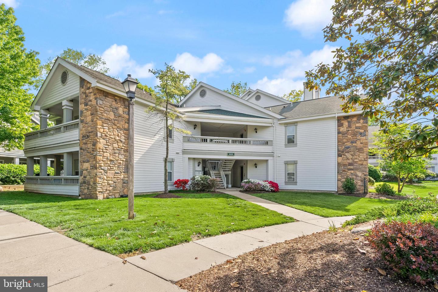 4400 HELMSFORD LN #202, FAIRFAX, Virginia 22033, 2 Bedrooms Bedrooms, ,2 BathroomsBathrooms,Residential,For sale,4400 HELMSFORD LN #202,VAFX2224030 MLS # VAFX2224030