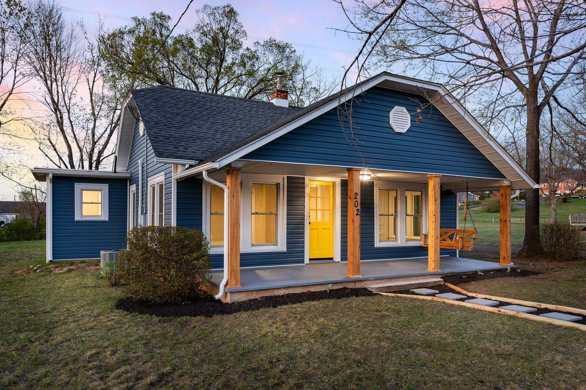 202 DOOMS CROSSING RD, WAYNESBORO, Virginia 22980, 2 Bedrooms Bedrooms, ,1 BathroomBathrooms,Residential,202 DOOMS CROSSING RD,662776 MLS # 662776