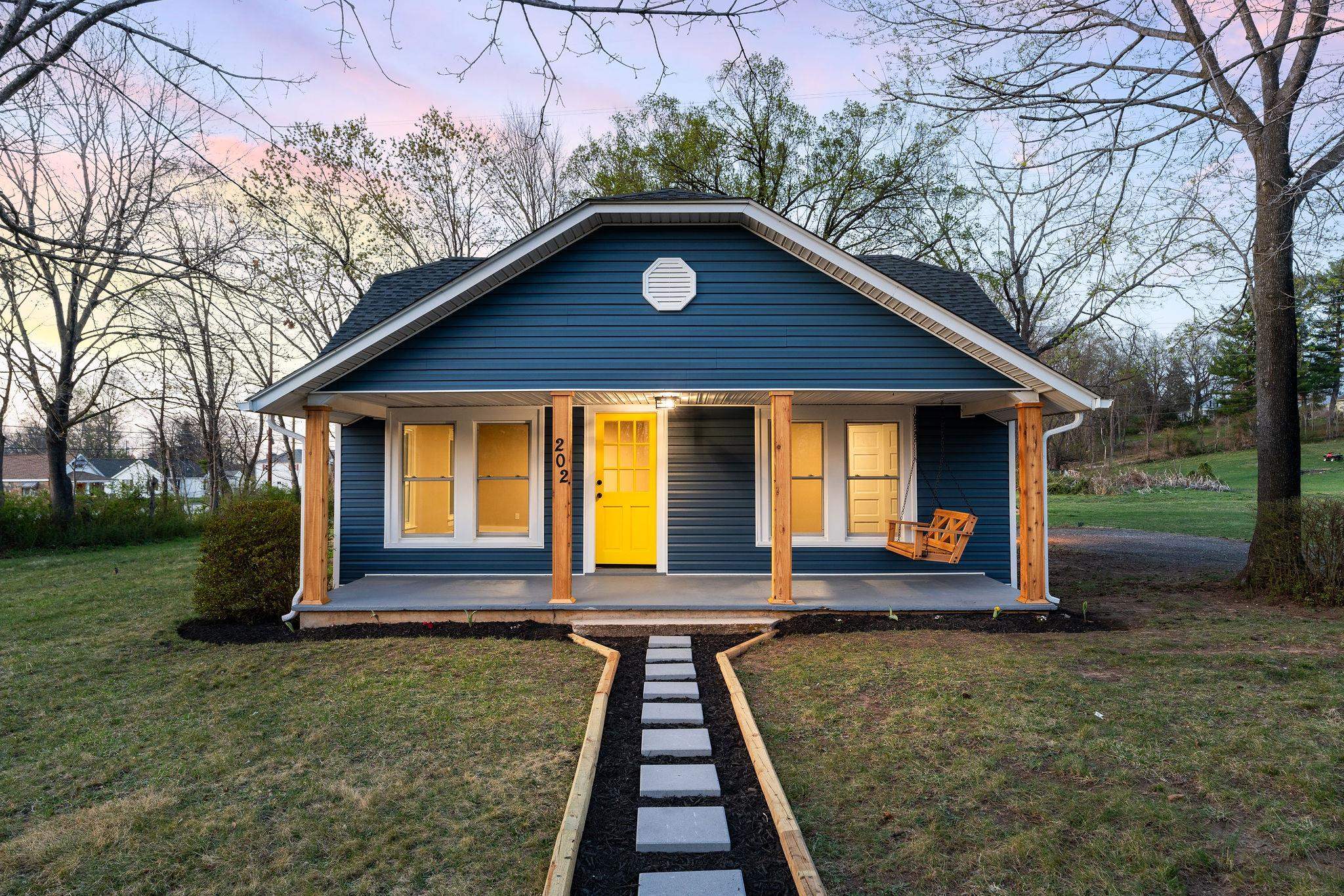 202 DOOMS CROSSING RD, WAYNESBORO, Virginia 22980, 2 Bedrooms Bedrooms, ,1 BathroomBathrooms,Residential,202 DOOMS CROSSING RD,662776 MLS # 662776