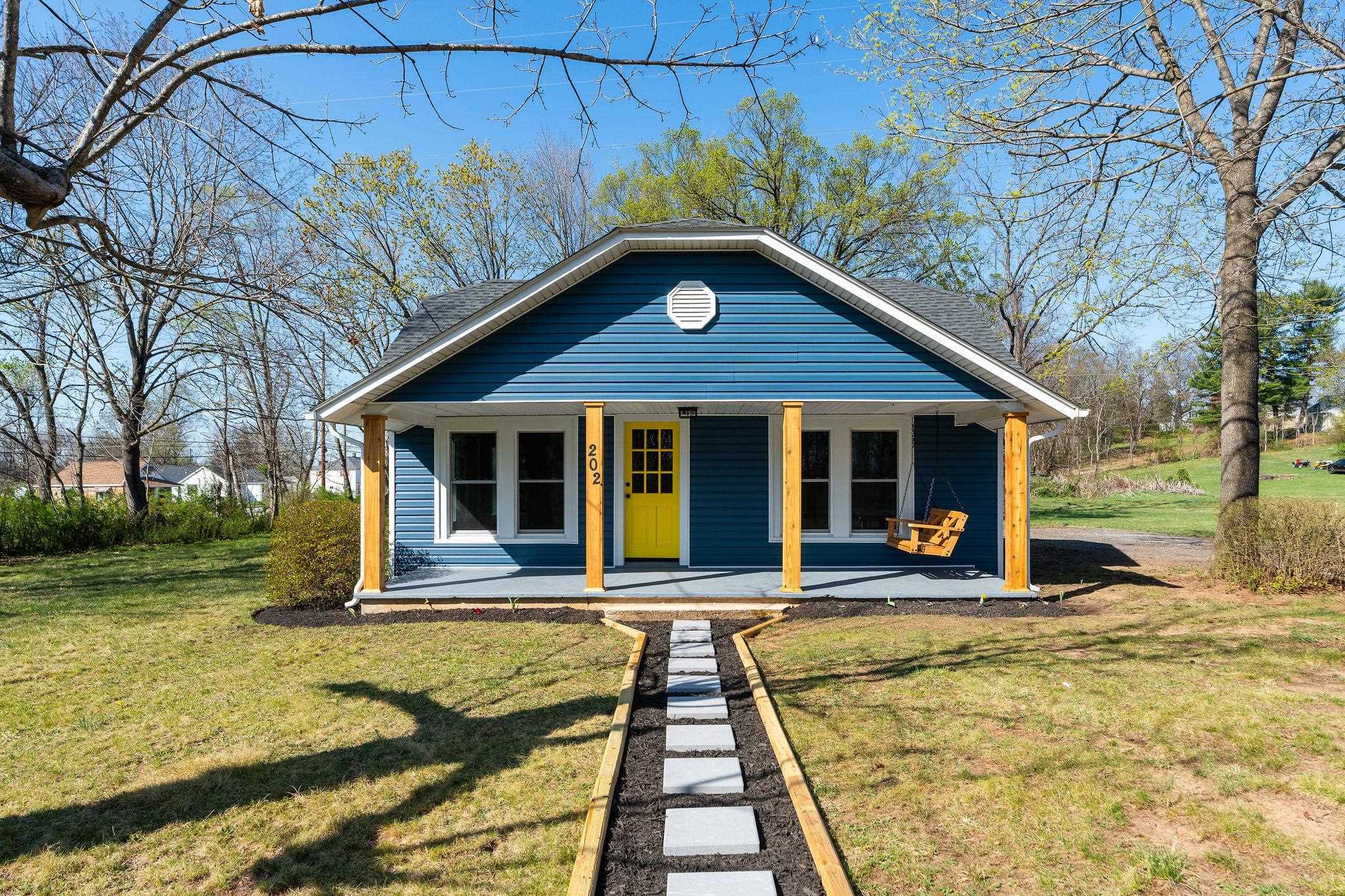 202 DOOMS CROSSING RD, WAYNESBORO, Virginia 22980, 2 Bedrooms Bedrooms, ,1 BathroomBathrooms,Residential,202 DOOMS CROSSING RD,662776 MLS # 662776