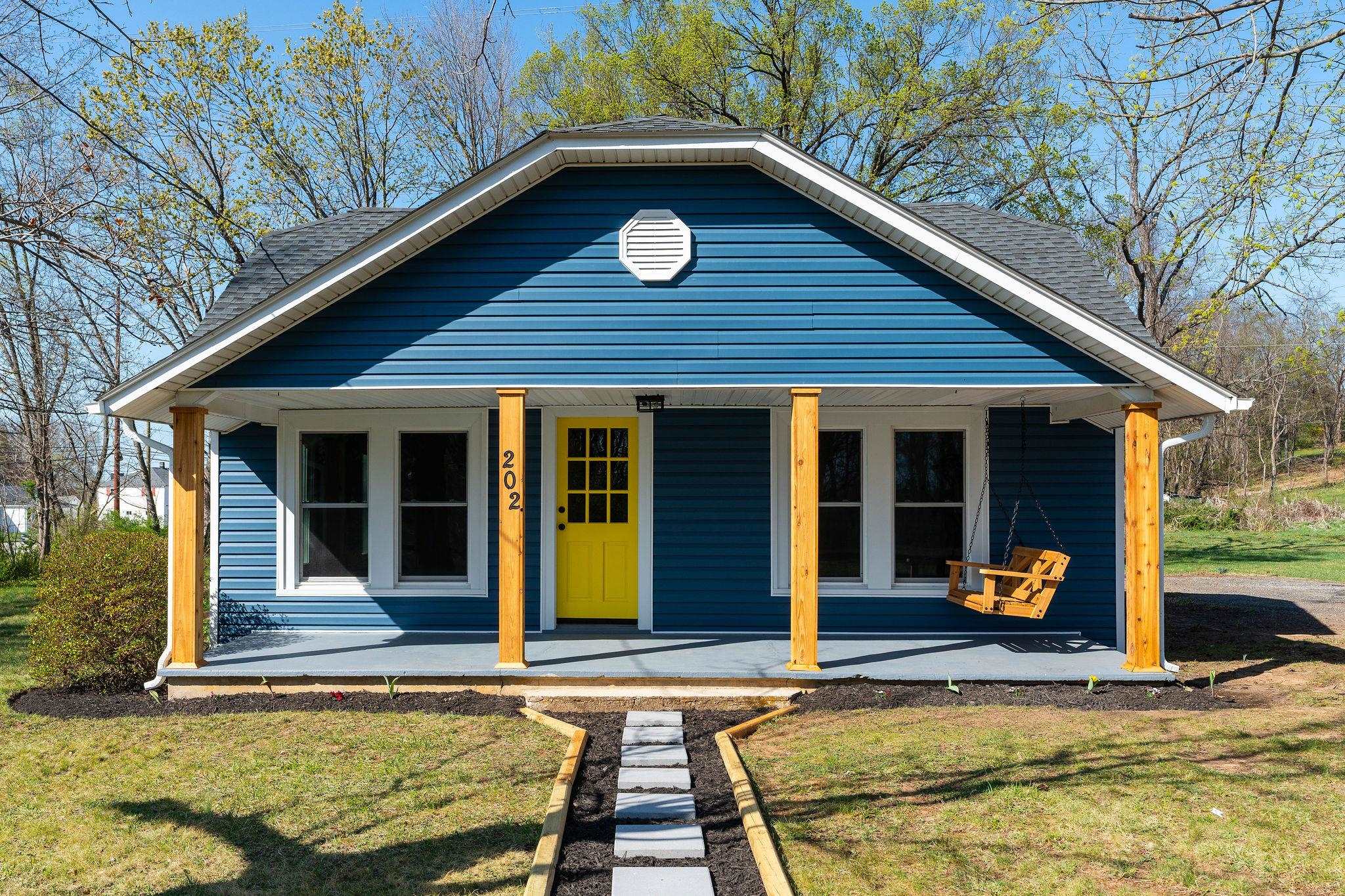 202 DOOMS CROSSING RD, WAYNESBORO, Virginia 22980, 2 Bedrooms Bedrooms, ,1 BathroomBathrooms,Residential,202 DOOMS CROSSING RD,662776 MLS # 662776