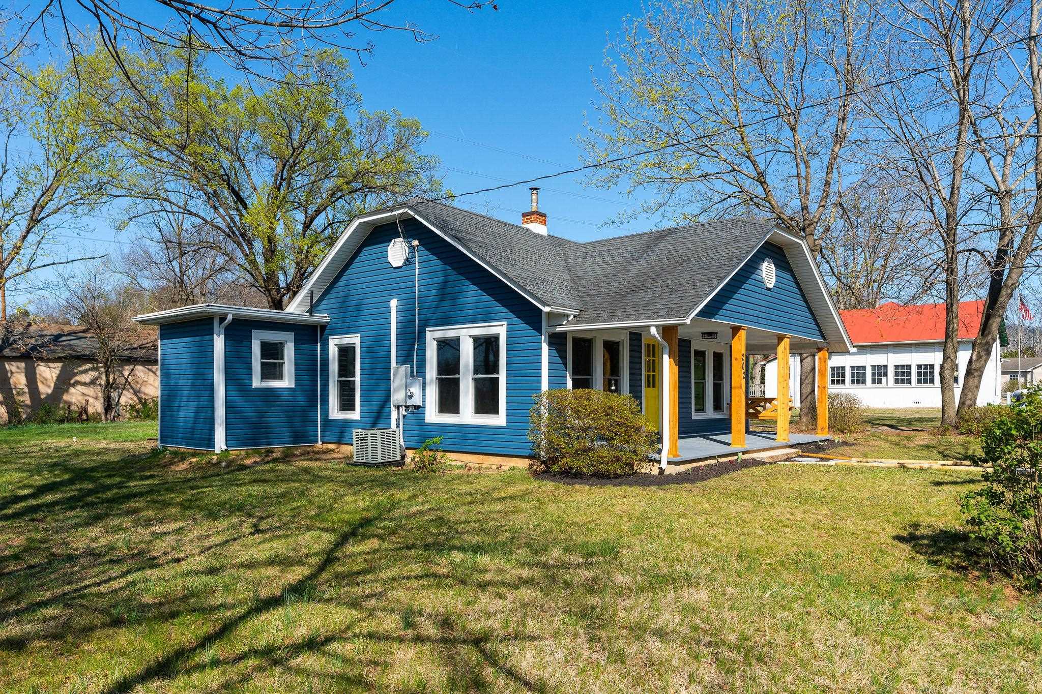 202 DOOMS CROSSING RD, WAYNESBORO, Virginia 22980, 2 Bedrooms Bedrooms, ,1 BathroomBathrooms,Residential,202 DOOMS CROSSING RD,662776 MLS # 662776