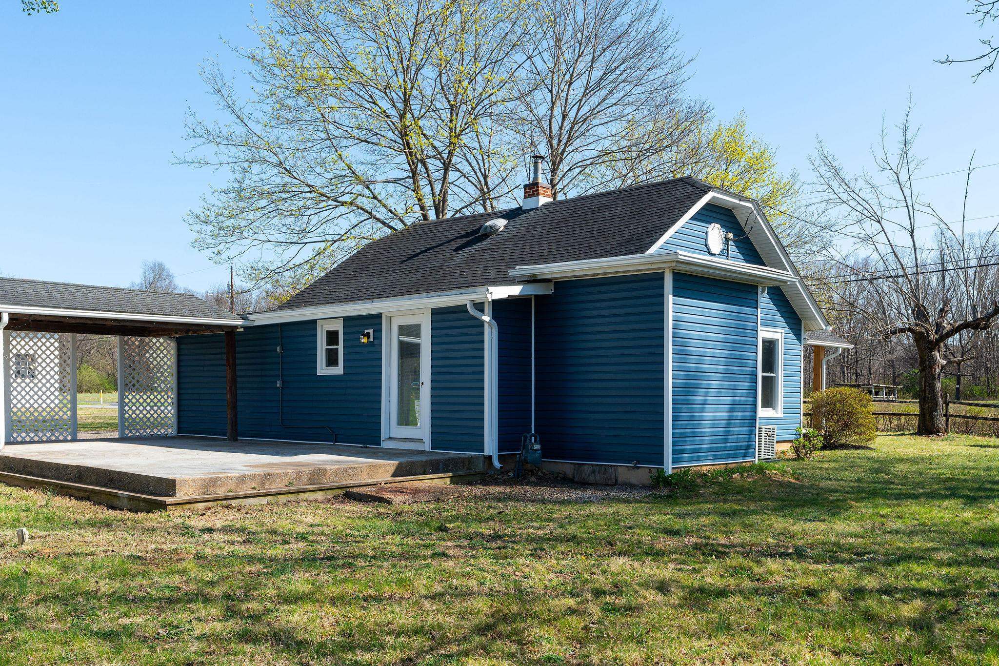 202 DOOMS CROSSING RD, WAYNESBORO, Virginia 22980, 2 Bedrooms Bedrooms, ,1 BathroomBathrooms,Residential,202 DOOMS CROSSING RD,662776 MLS # 662776