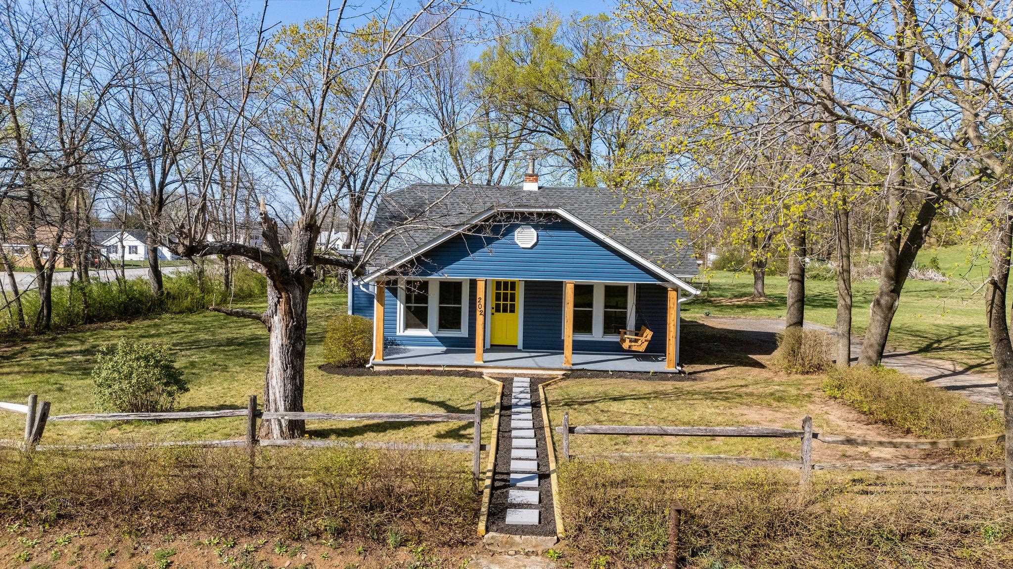 202 DOOMS CROSSING RD, WAYNESBORO, Virginia 22980, 2 Bedrooms Bedrooms, ,1 BathroomBathrooms,Residential,202 DOOMS CROSSING RD,662776 MLS # 662776