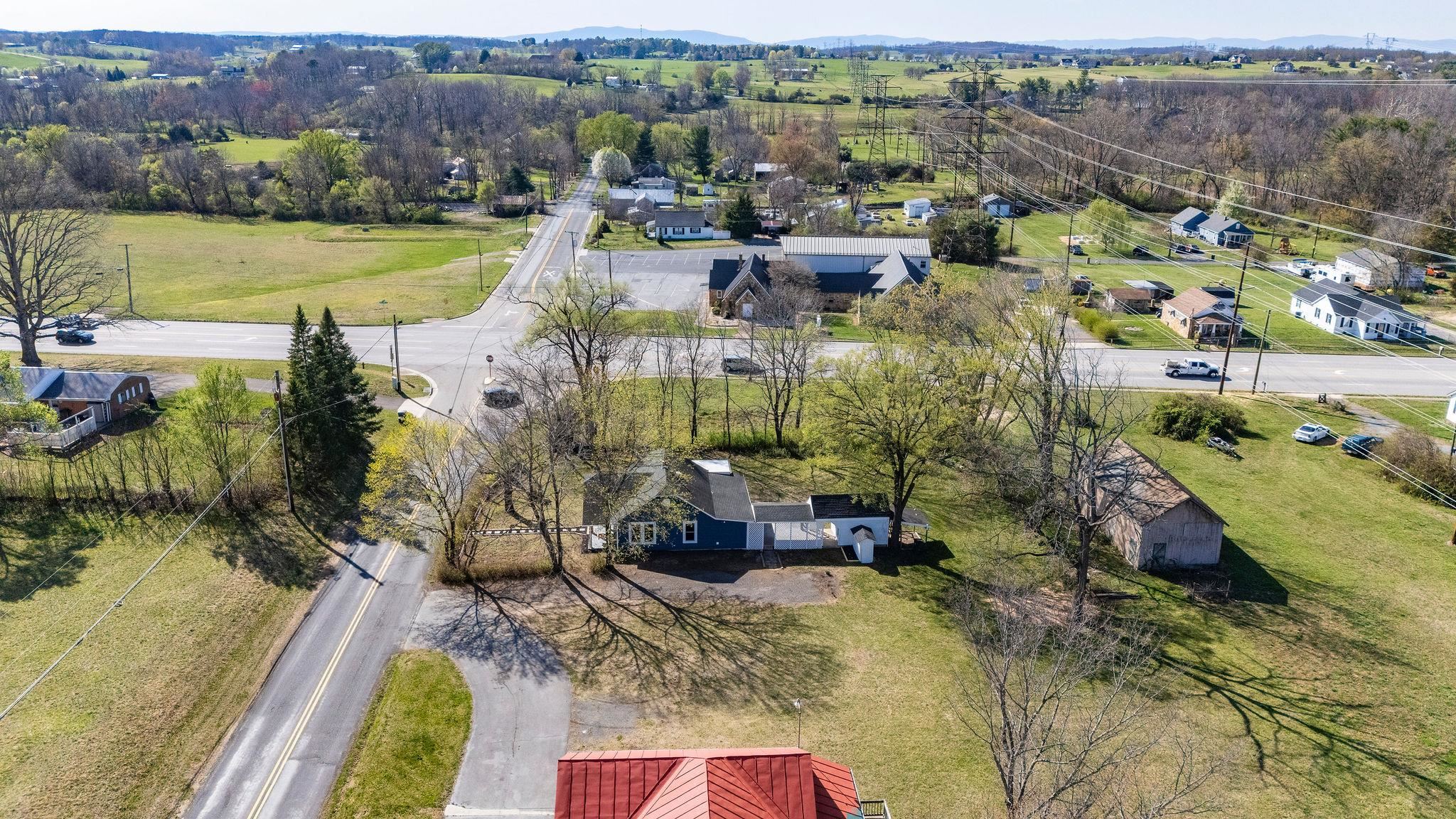202 DOOMS CROSSING RD, WAYNESBORO, Virginia 22980, 2 Bedrooms Bedrooms, ,1 BathroomBathrooms,Residential,202 DOOMS CROSSING RD,662776 MLS # 662776