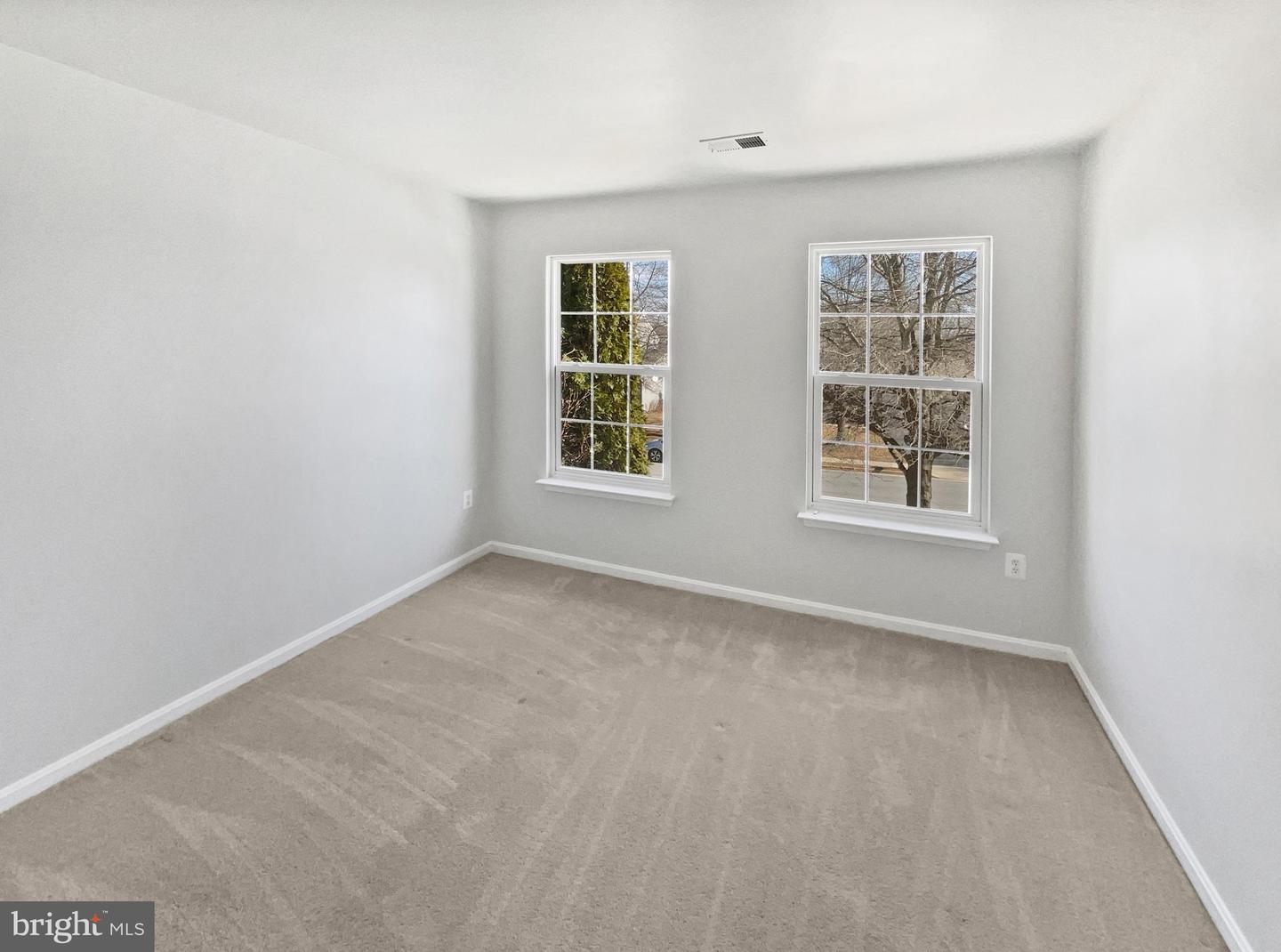 952 DEVONSHIRE CIR, PURCELLVILLE, Virginia 20132, 4 Bedrooms Bedrooms, ,4 BathroomsBathrooms,Residential,For sale,952 DEVONSHIRE CIR,VALO2089974 MLS # VALO2089974